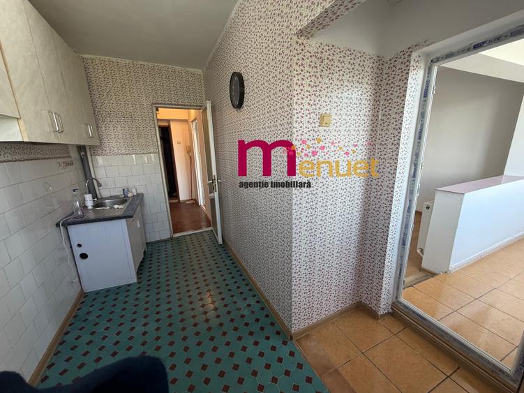 Apartament cu 2 camere decomandat în Pelican