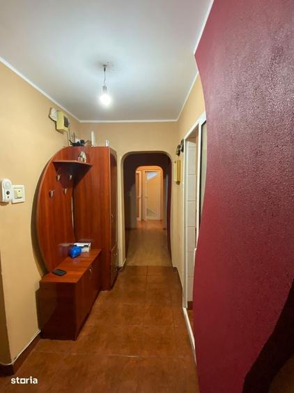Apartament cu 4 camere în Micro 18