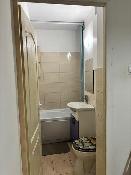 Apartament cu 3 camere decomandat în Dâmbu Pietros