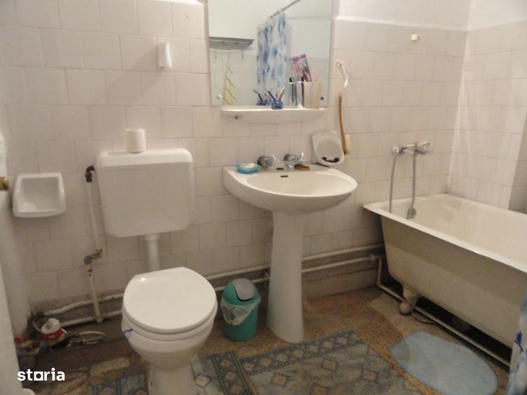 Apartament 2 camere confort 1, mobilat, etaj 3 pe Bdul Revolutiei - 4