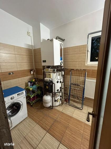 Casă cu 4 camere în Central
