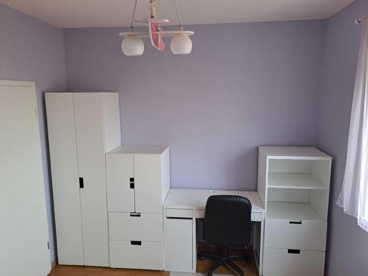 Apartament cu 3 camere semidecomandat, mobilat în Aradului