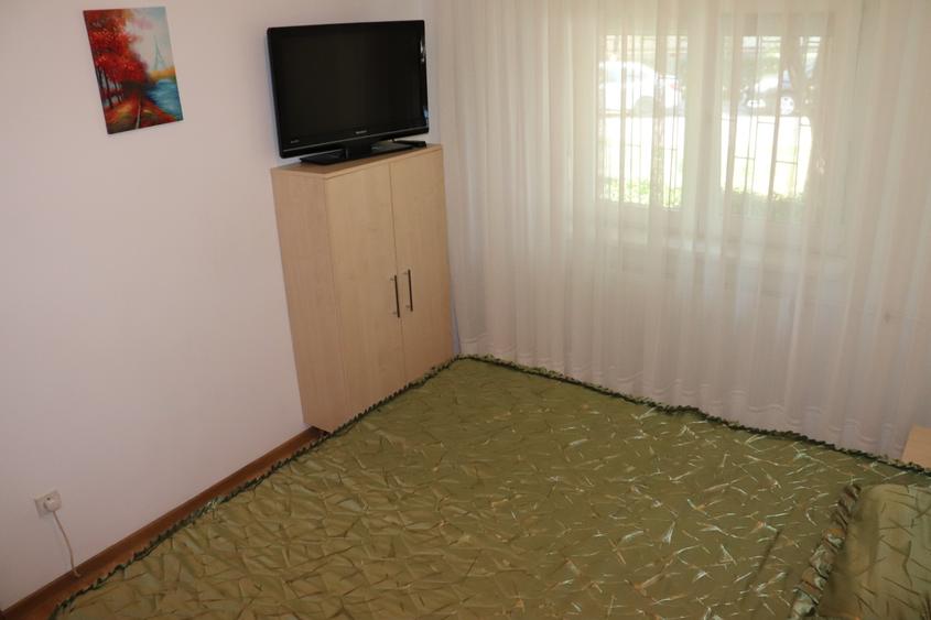 Apartament cu 2 camere semidecomandat în Centrul Bancar