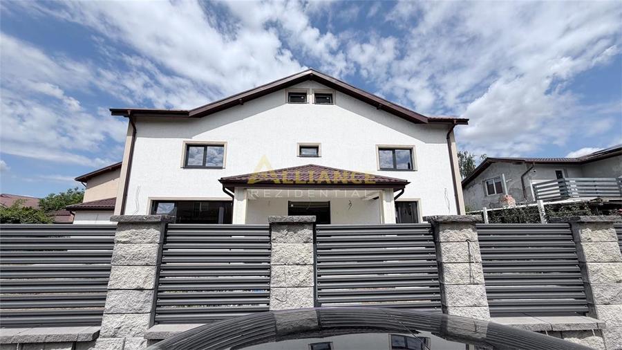 Casă individuală cu 5 camere cu Teren 530 Mp în Berceni
