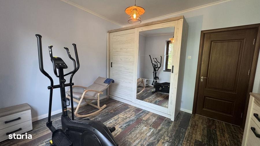 Apartament cu 4 camere decomandat în Central