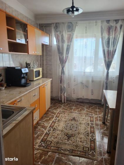 Apartament cu 3 camere, mobilat în Central