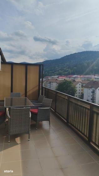 Apartament cu 3 camere, mobilat în Central