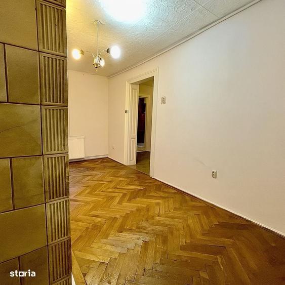 Casă cu 2 camere semidecomandat în Calea Victoriei