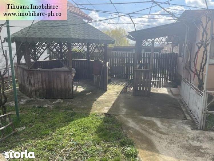 Casă cu 5 camere cu Teren 800 Mp în Păulești