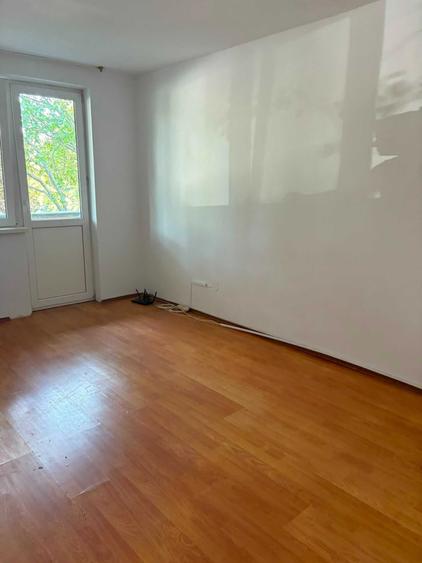 Apartament cu 3 camere decomandat în Dacia