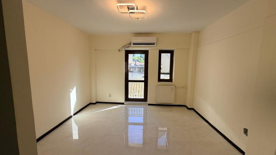 Apartament cu 4 camere decomandat în Unirii
