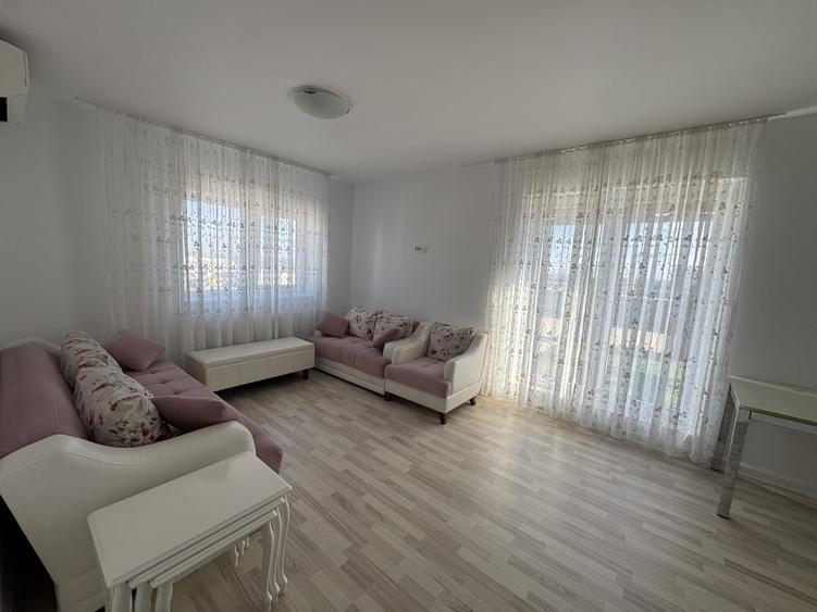 Apartament cu 3 camere semidecomandat în Titan