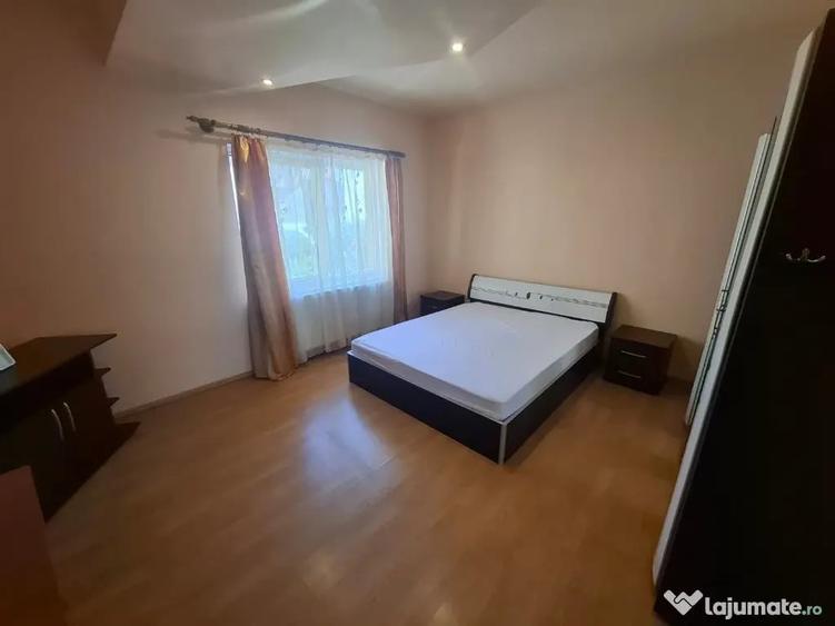 Apartament cu 3 camere semidecomandat în Vest