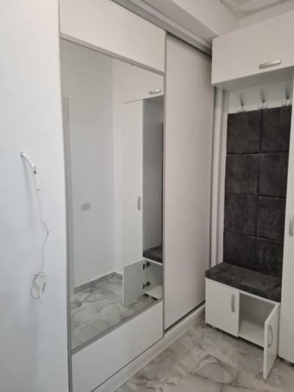 Garsonieră decomandată, mobilată în Roșu