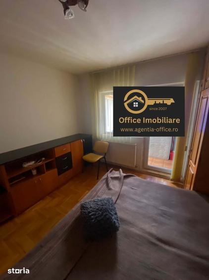 Apartament cu 3 camere semidecomandat în Central