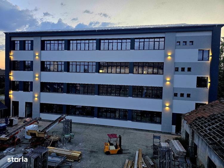 Cladire mulifunctionala in centrul Aradului + 100 locuri de parcare - 1