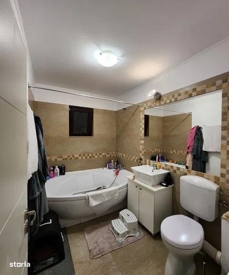 Apartament cu 3 camere în Luna