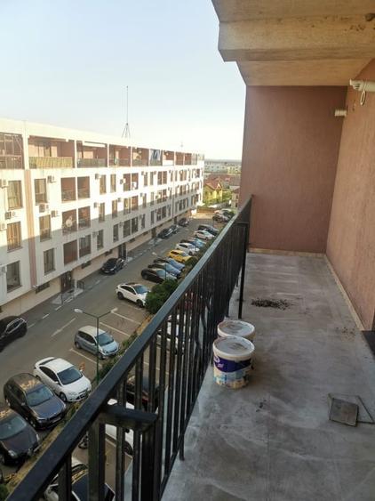 Apartament cu 2 camere decomandat, mobilat în Exterior Est