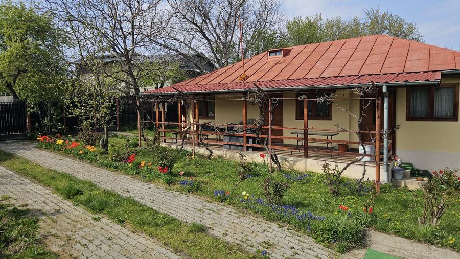 Casă cu 3 camere în Boldești