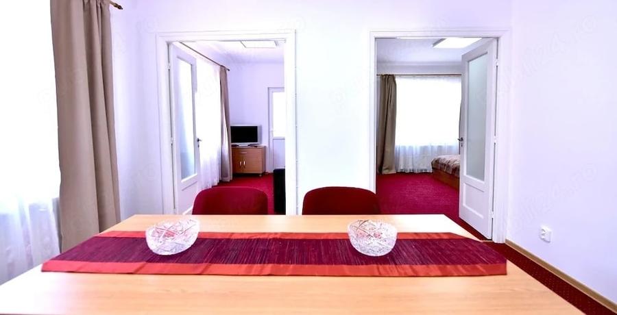 Apartament cu 3 camere semidecomandat, mobilat în Colentina
