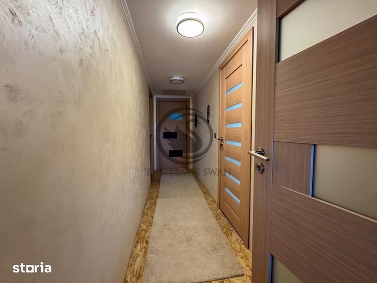 Casă cu 5 camere cu Teren 1073 Mp în Podenii Noi