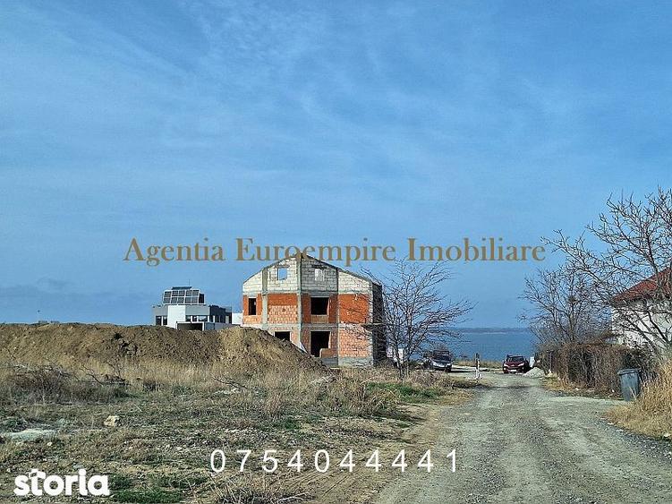 Teren de 403 mp, în Palazu Mare
