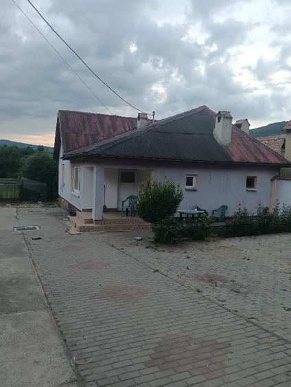 Casă individuală cu 4 camere cu Teren 1439 Mp în Saschiz
