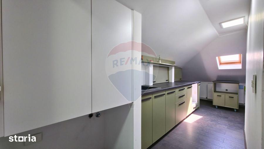 Casă cu 7 camere cu Teren 350 Mp în Giulești