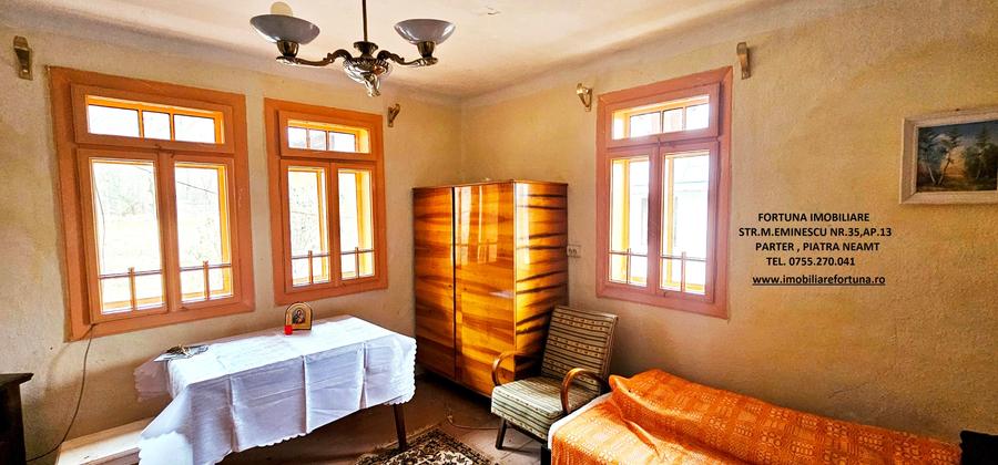 Casă cu 3 camere cu Teren 3506 Mp în Vest