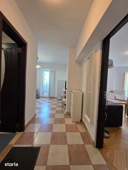 Garsonieră decomandată în Decebal