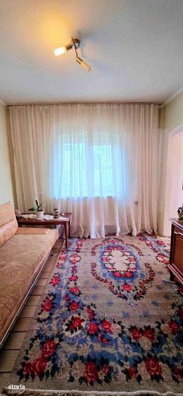 Casă cu 4 camere în Traian