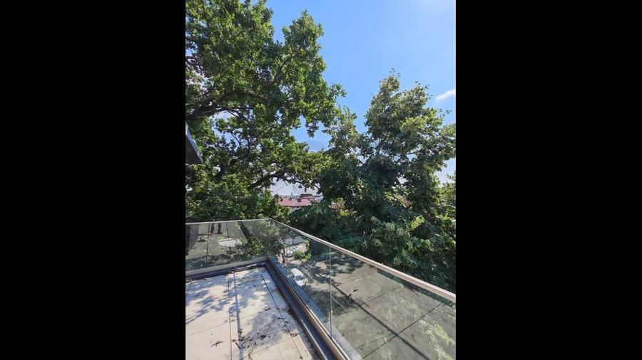 Apartament cu 5 camere decomandat în Parcul Carol