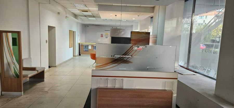 Spațiu comercial, de 210 mp, în Dacia