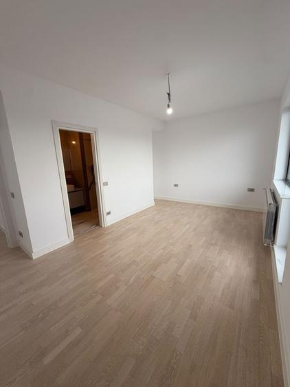Apartament cu 4 camere decomandat în Iancu Nicolae