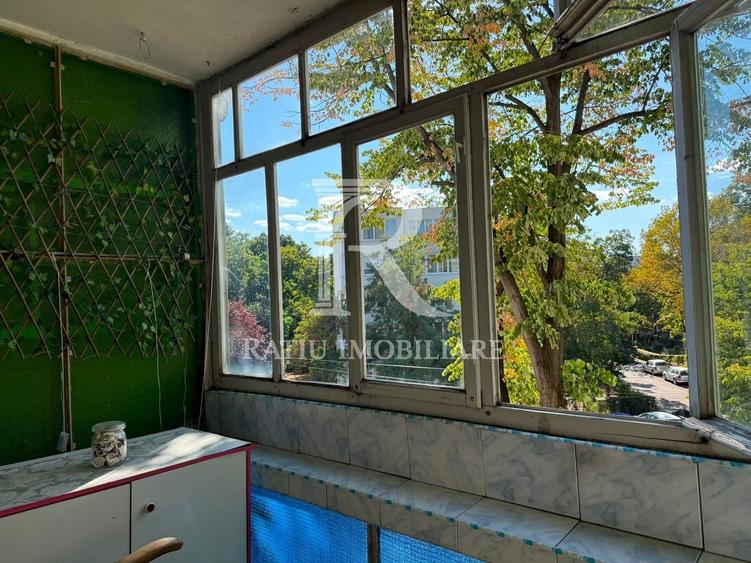 Apartament cu 2 camere semidecomandat, mobilat în Rogerius