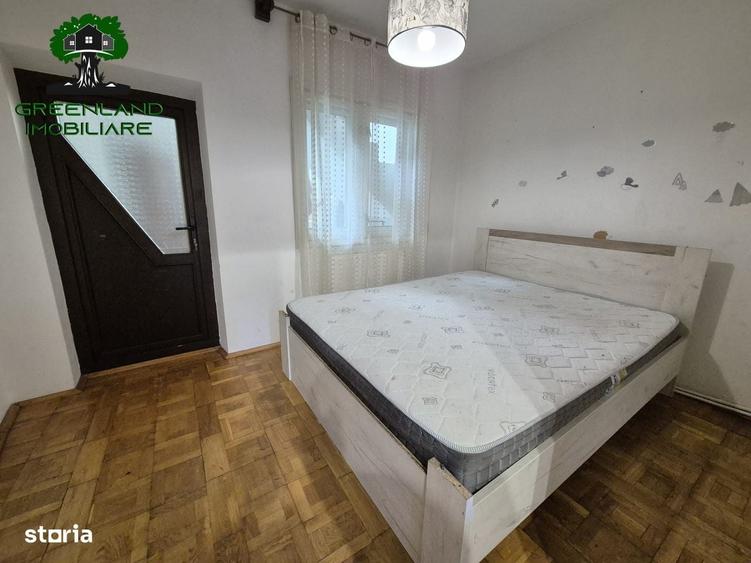 Casă cu 4 camere în Podul de Fier