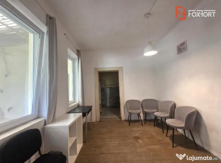 Casă cu 5 camere cu Teren 380 Mp în Funcționarilor