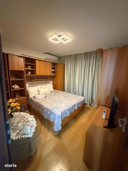 Apartament cu 3 camere decomandat în Steaua