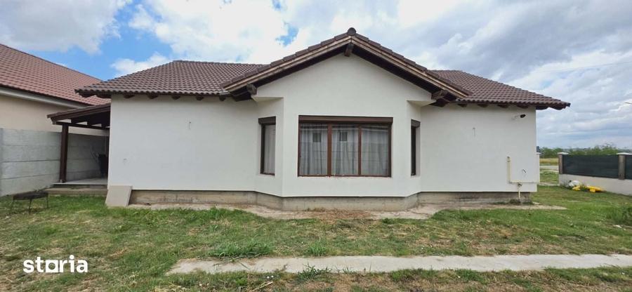 Casă cu 2 camere cu Teren 580 Mp în Sântandrei