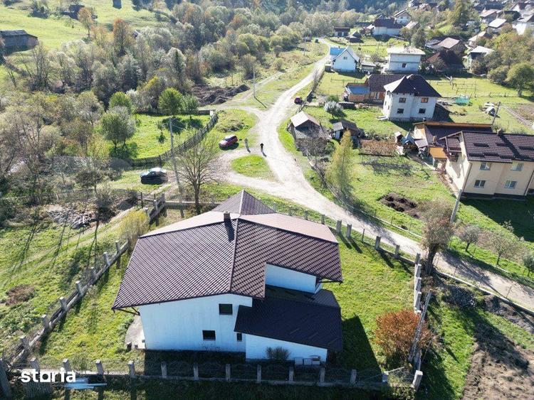 Casă cu 5 camere cu Teren 829 Mp în Câmpulung Moldovenesc