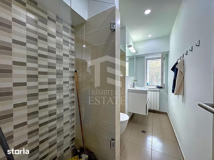 Apartament cu 3 camere decomandat în Decebal