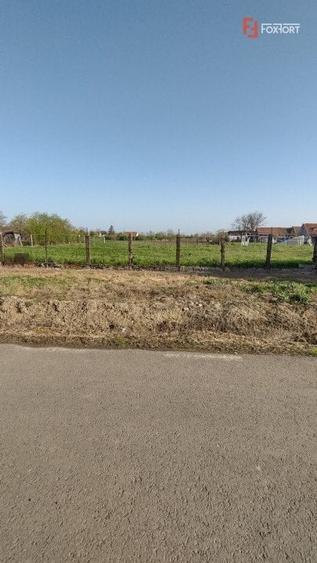 Teren Construcții intravilan de 1000 mp, în Checea