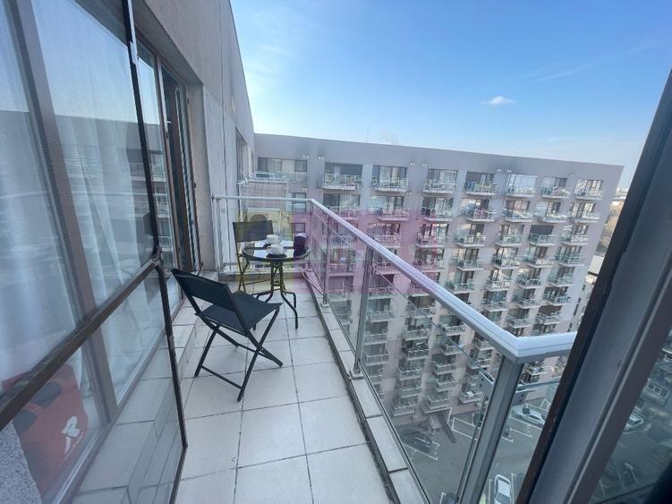 Apartament cu 3 camere decomandat, mobilat în Titan