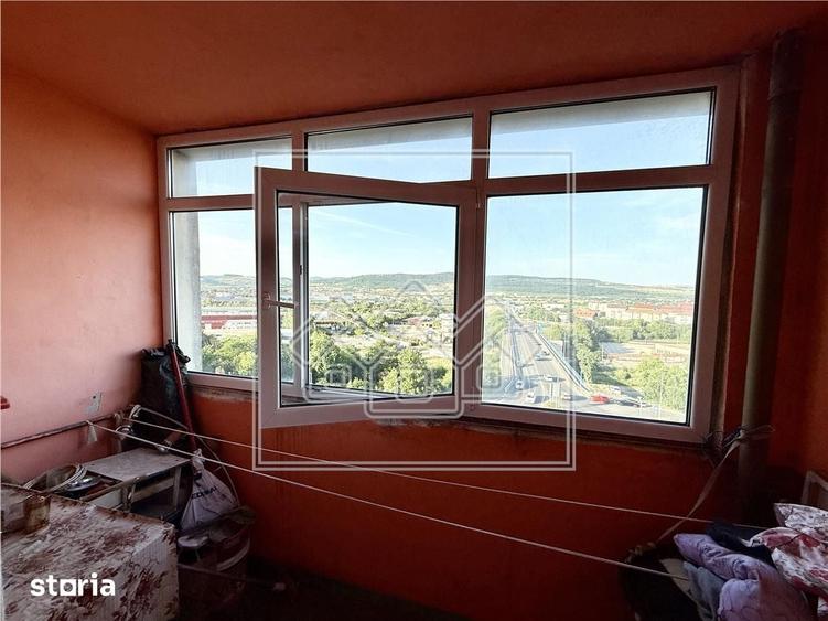 Apartament cu 3 camere decomandat în Vasile Aaron