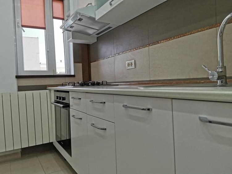 Apartament cu 2 camere semidecomandat în Bucur Obor
