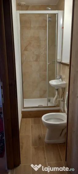Apartament cu 3 camere decomandat în Răcădău