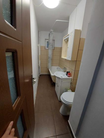 Apartament cu 3 camere semidecomandat în Alexandru cel Bun