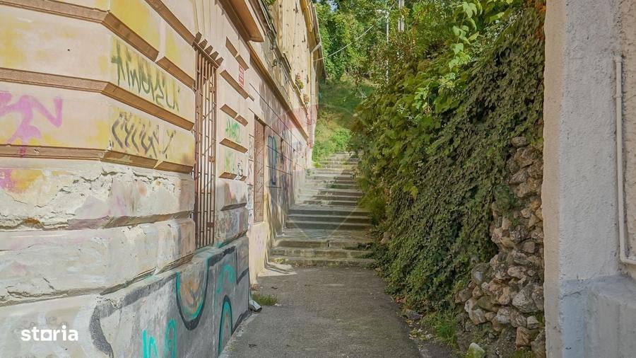 Casă cu 4 camere în Central