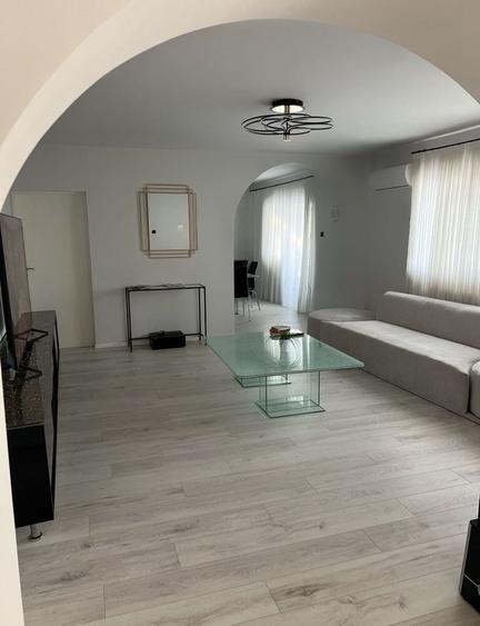 AP. 4 CAMERE - LA VILA, CENTRALA PROPRIE, CURTE, BUCATARIE INCHISA - 8