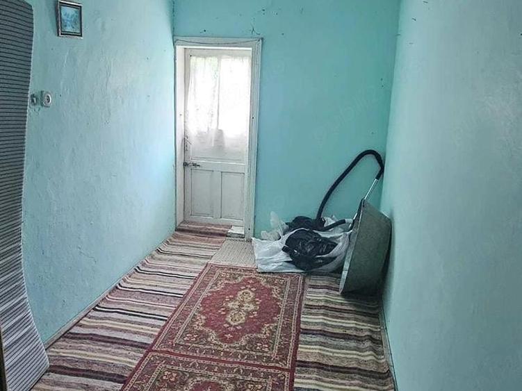 Casă individuală cu 3 camere cu Teren 800 Mp în Central